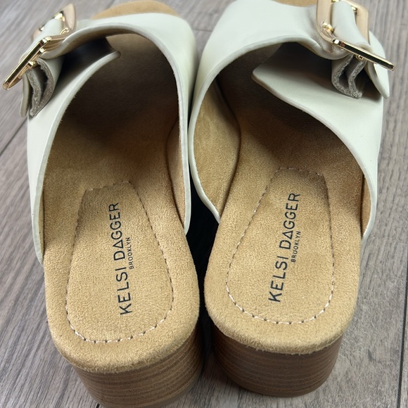 New nwot Perfect Kelsi Dagger Dover platform gold buckle cream slides 6 - Picture 8 of 9